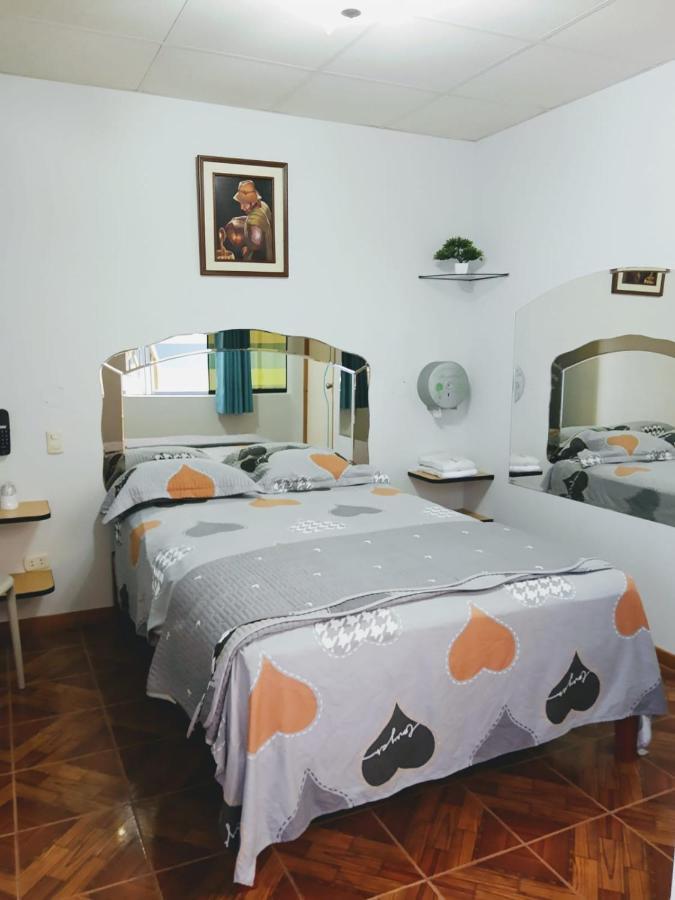 Hospedaje Las Tres Regiones Лима Экстерьер фото