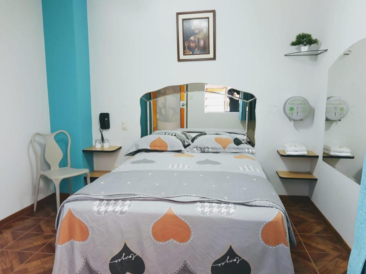 Hospedaje Las Tres Regiones Лима Экстерьер фото