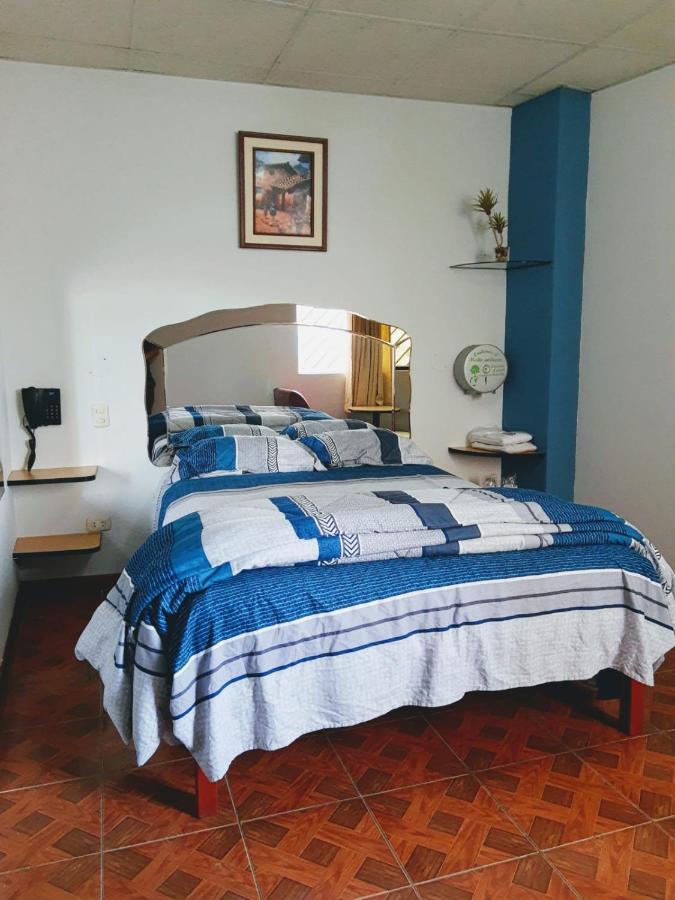 Hospedaje Las Tres Regiones Лима Экстерьер фото